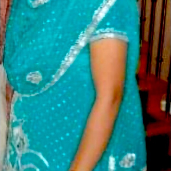 Embroidered Indian Outfit w/plain Salwaar & embroidered dupatta in silver - Picture 1 of 1